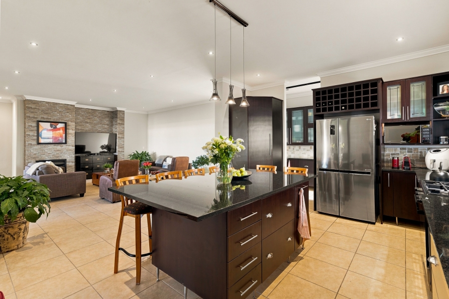 4 Bedroom Property for Sale in Croydon Vineyard Estate Western Cape